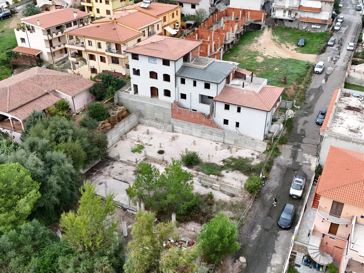 Due lotti edificabili adiacenti per sviluppo residenziale, foto 2