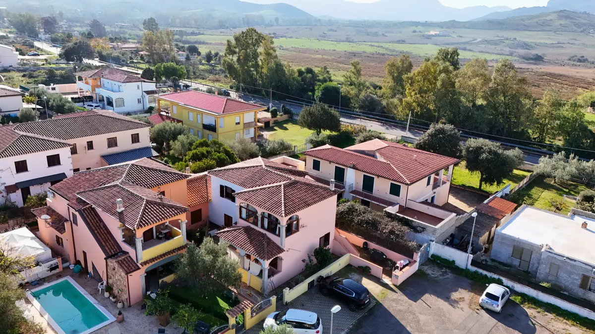 Quadrilocale con giardino a Posada, foto 3
