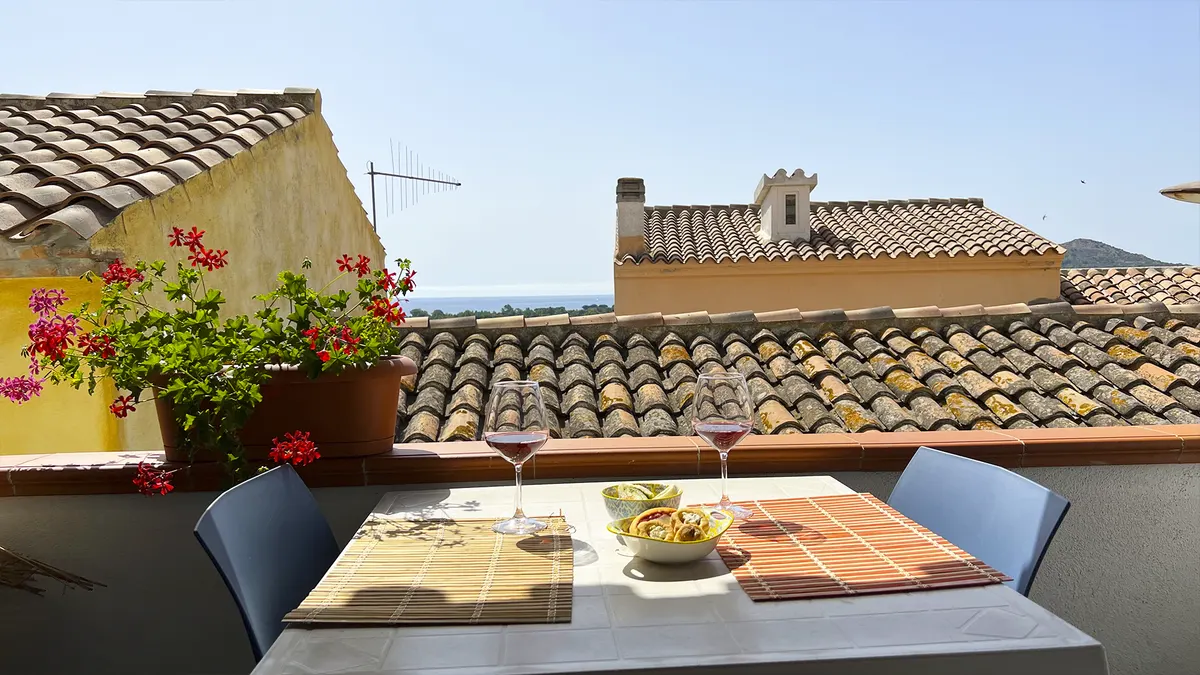 Casa Angioy, bilocale con vista mare nel centro storico di Posada, foto 1
