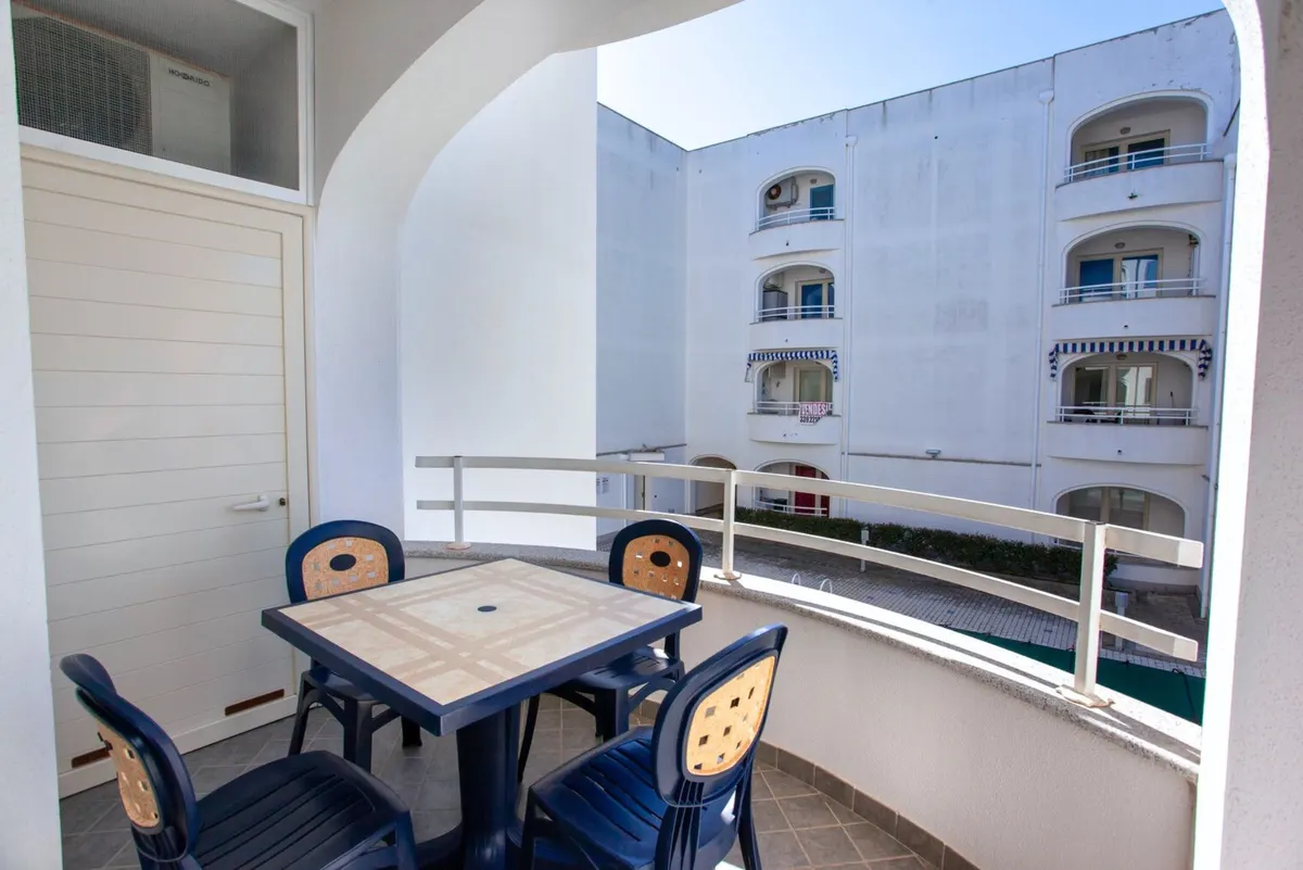 Mono Plus - Monolocale con veranda e piscina a La Caletta, foto 4