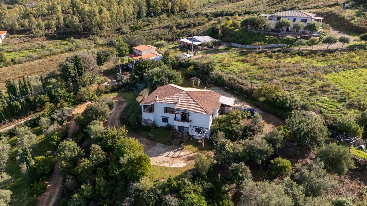 Villa indipendente con un ettaro di terreno a Siniscola, foto 1