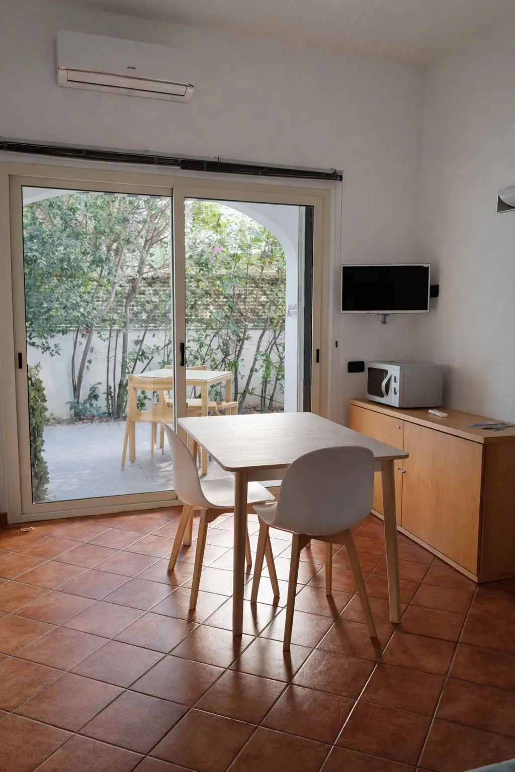 Bilo Plus - appartamento con vista piscina a La Caletta, foto 4