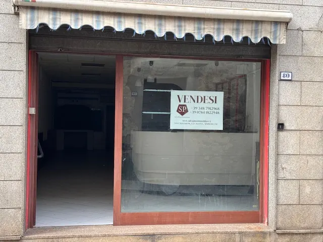 Locale commerciale in via Roma a Siniscola, foto 1