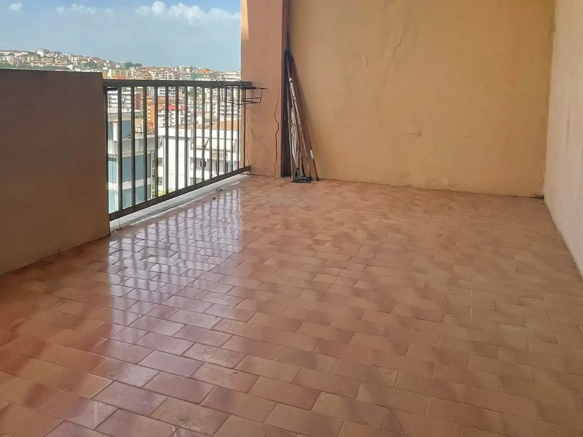 Quadrilocale con posto auto e cantina a Nuoro, Via San Francesco, foto 4