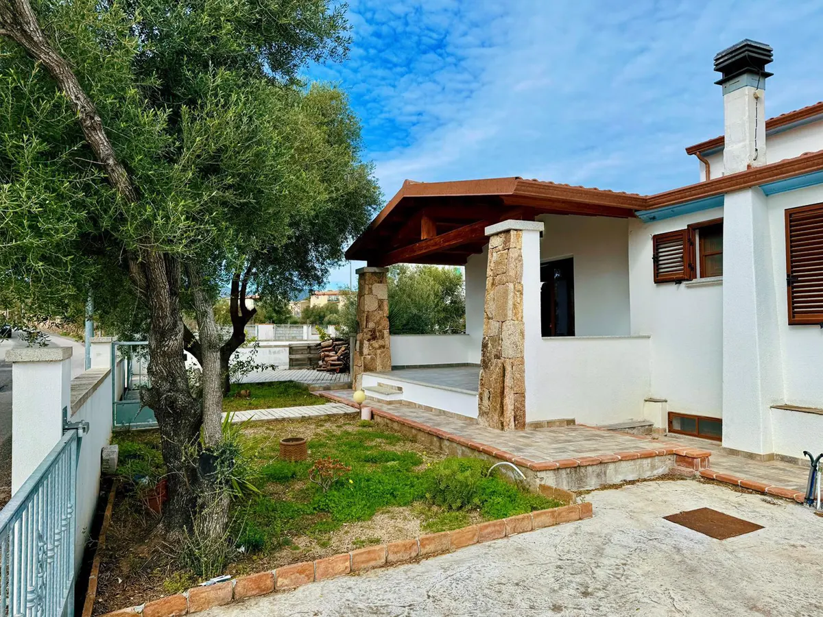 Casa Vacanze Sas Enas - Appartamento con veranda a Posada, foto 2