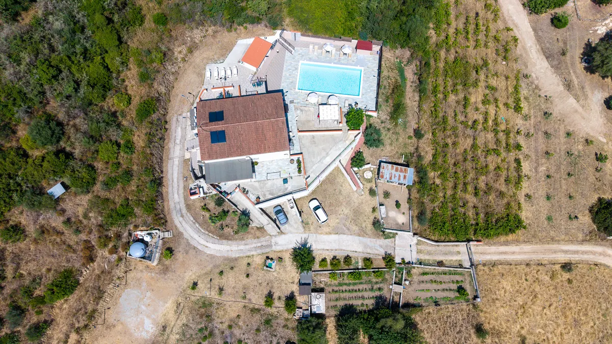 Struttura ricettiva con piscina e ampio terreno a Torpè, foto 4