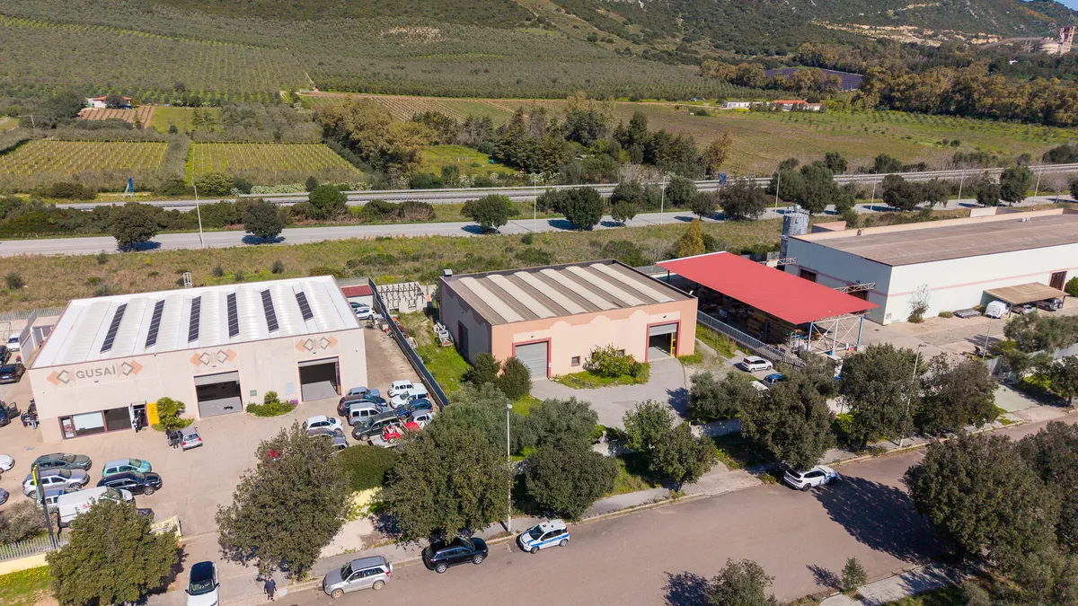 Ampio capannone industriale in affitto a Siniscola, foto 2