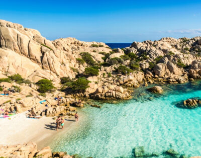 Il Fascino Inesplorato della Sardegna: Un Paradiso per Gli Investitori Immobiliari